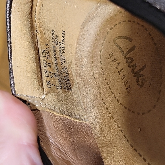 Clark's size 9.5 women's Daylin Hill comfort wedge in metallic brown & b… - Picture 9 of 9